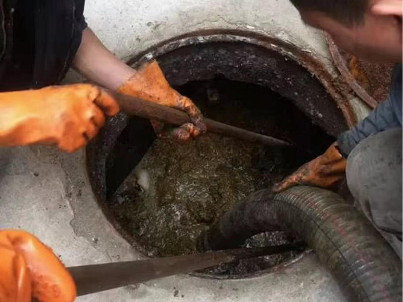 蒙城清理化粪池时如何避免沼气的危害?